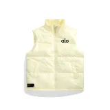 Светло-желтый