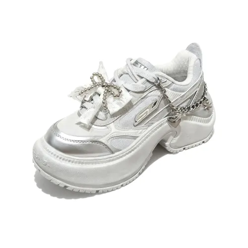 ANTA SNEAKERVERSE Повседневная обувь Женская