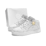 Винтажный белый