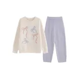 Бежево-абрикосовый