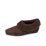 Коричневый