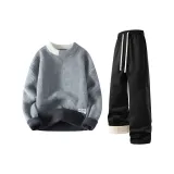 Серый свитер с флисовой подкладкой + черные штаны с флисовой подкладкой