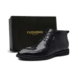 Чёрный, с флисовой подкладкой, скрытый каблук