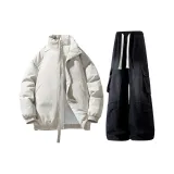 Светлый хаки хлопковый пуховик + черные джинсы