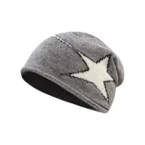 Серый бини с звездами