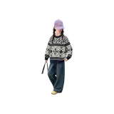 Белый свитер с флисовой подкладкой