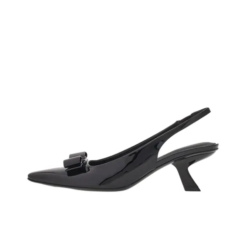 FERRAGAMO Vara Грубый каблук Высокие каблуки 5,5 см Женские Черный