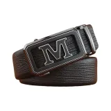 Черная кожа с серебряной застежкой