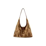 Коричневый