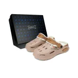 Бежево-коричневый