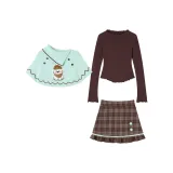 Коричневый базовый слой + зеленый плащ + короткая юбка