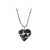 Чёрное ожерелье с сердцем