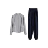 Серое пальто, двухкомпонентный комплект (синие штаны)