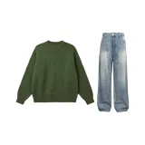 Зелёный свитер + синие штаны