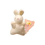 Белый кролик + маленький кремовый букет