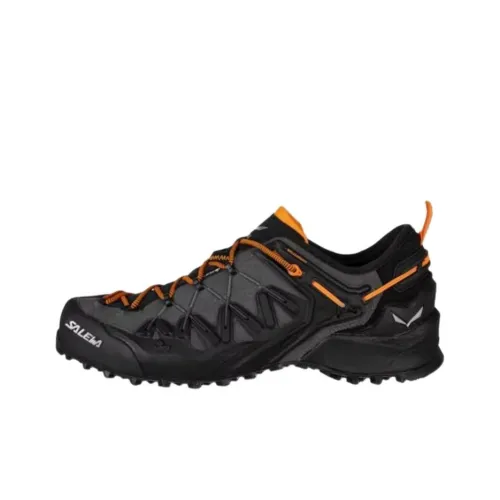 SALEWA WILDFIRE Edge Gore TEX® Противоскользящая Устойчивая к износу Низкий Топ Скалолазательная Обувь Мужская Черная и Оранжевая