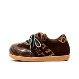 Коричневый