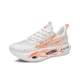 Белый и оранжевый