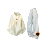 Белый свитер + серые штаны с флисовой подкладкой