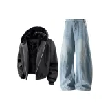 Чёрный хлопковый пуховик + светло-синие джинсы