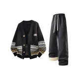 Чёрный свитер + тёмно-серые штаны с флисовой подкладкой