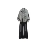 Желтый топ, куртка + черные и серые джинсы