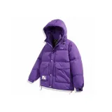 Тёмный красновато-фиолетовый.