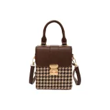 Коричневый узор "гусиная лапка"