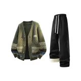 Зеленый свитер + черные штаны с флисовой подкладкой