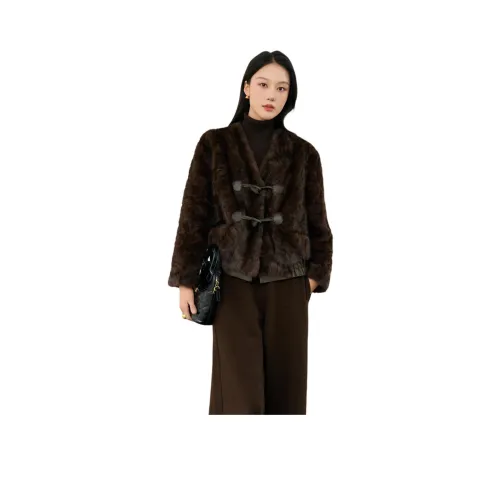 Женские меховые изделия