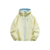 Светло-жёлтый