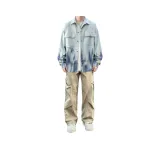 Зеленая куртка + длинная футболка белого цвета + повседневные штаны светло-серого цвета, комплект из 3 предметов