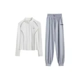 Белый пальто, двухкомпонентный комплект (светло-серые штаны)