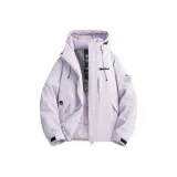 Фиолетовый цвет белой лозы