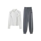 Белый пальто, двухкомпонентный комплект (темно-серые штаны)