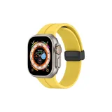 Светло-желтый