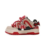 Мусс коричневый / Гриб красный