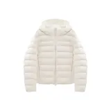 Молочно-белый