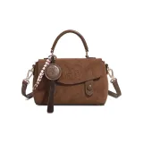 Коричневый