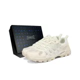 Светло-бежевый