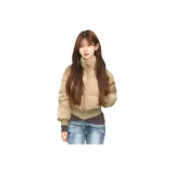 Пуховая куртка цвета верблюжий