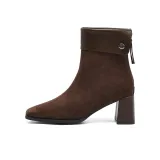 Коричневый