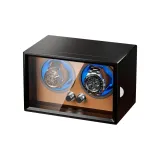 Чёрный (внешняя сторона), коричневый (внутренняя одежда)