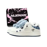 Синий, с флисовой подкладкой, коробка включена