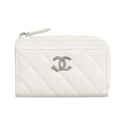 CHANEL Блестящий с рельефным тиснением телячья кожа с украшением из стразов держатель для карт женский белый