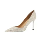 Светло-золотой