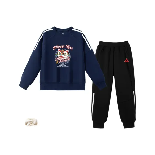 PEAK Темно-синий PK Изогнутый Лев Голова Черный PK Красный логотип Белое основание K KIDS Повседневная спортивная одежда