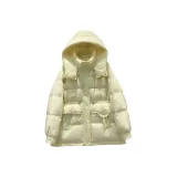 Светло-желтый