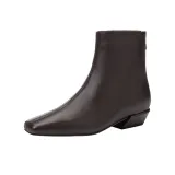 Коричневый