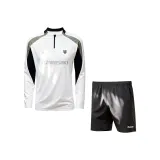 Белый комплект (белый топ + черные шорты)